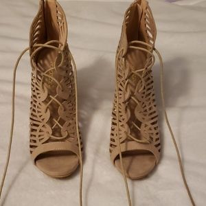Super cute tan heels size 10 never worn